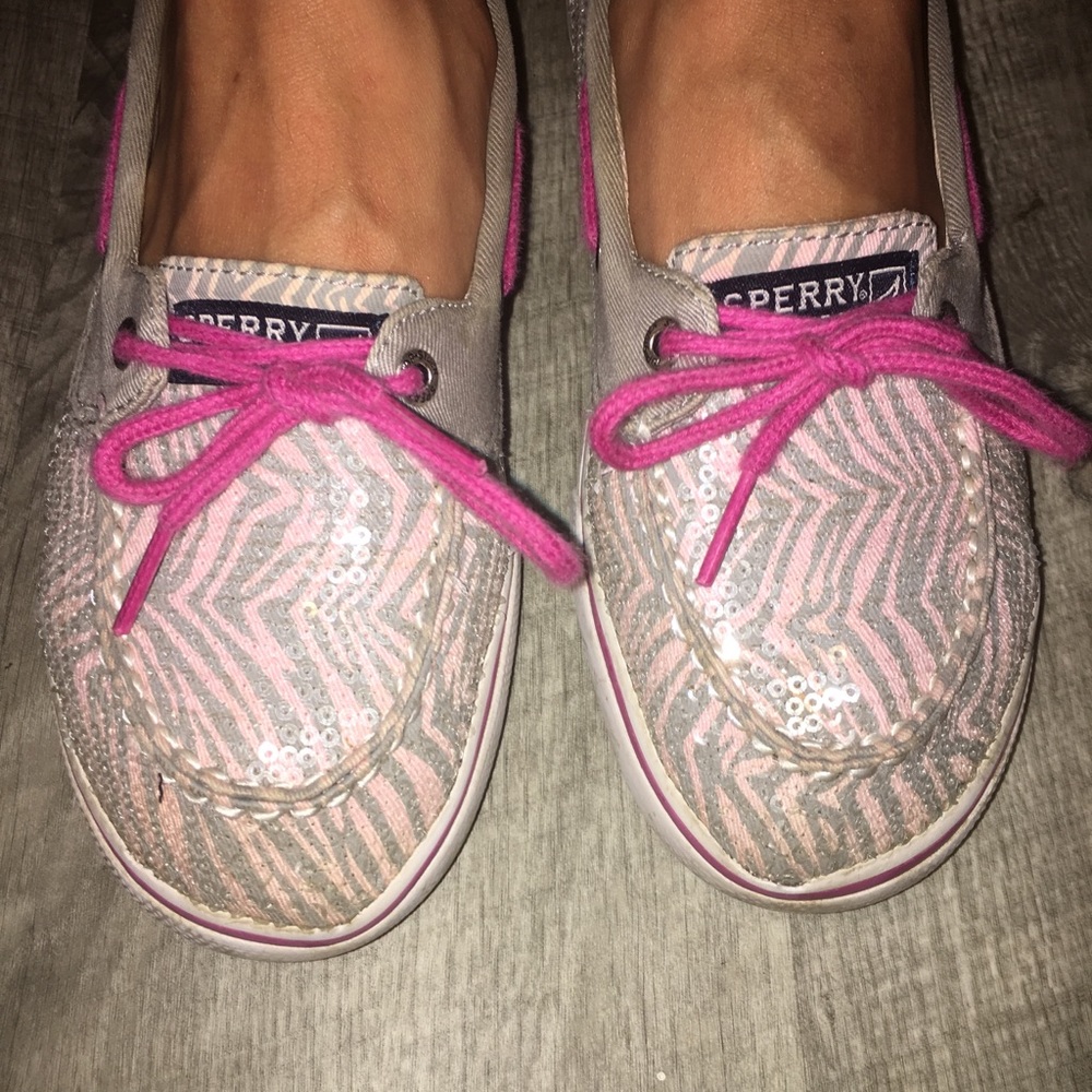 Girls Sperry’s top-sider shoe
